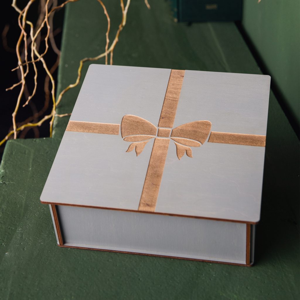 Cutie patrata compartimentata - Alege dintr-o gama larga de cutii lemn, cutii cadou, cutii de lemn, cutie pt cadou