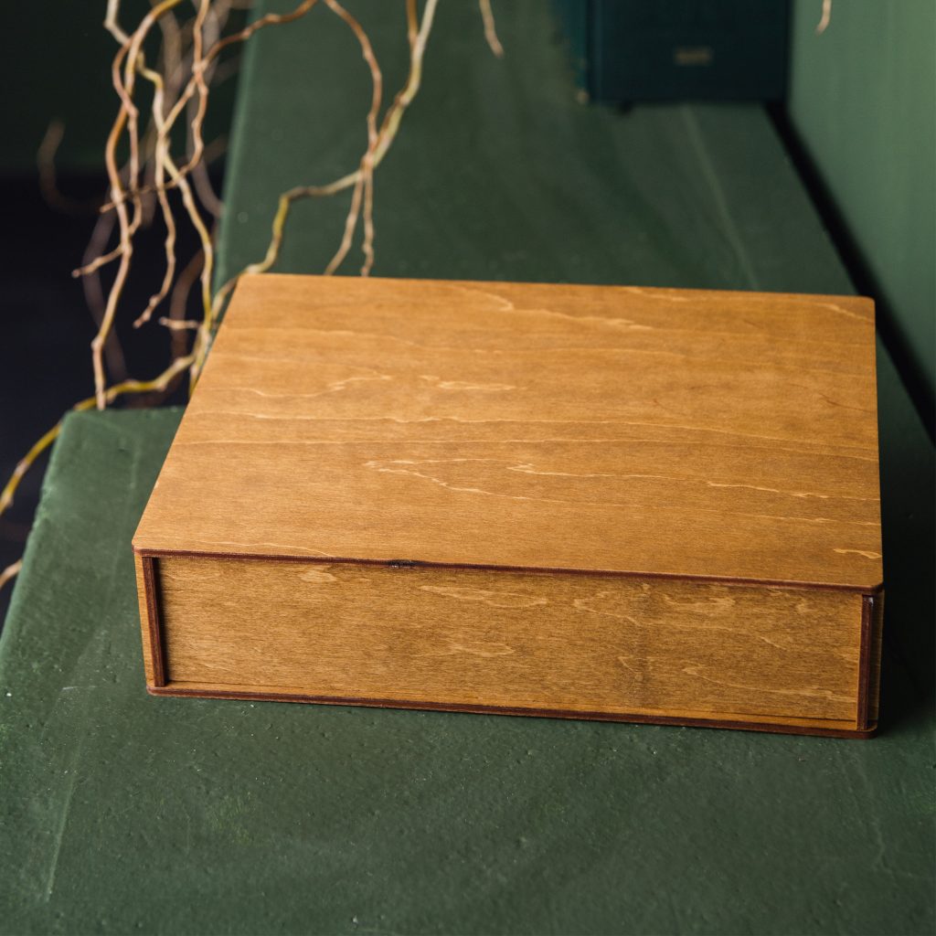 Cutie din lemn pentru cadouri handmade cu 2 compartimente si model si mesaj - Alege-o ca pe o cutie cadouri, cutie cu amintiri sau cutie cu poze